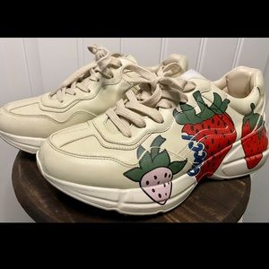 Gucci Strawberry Tennis Shoes Size EU 39/ USA 8